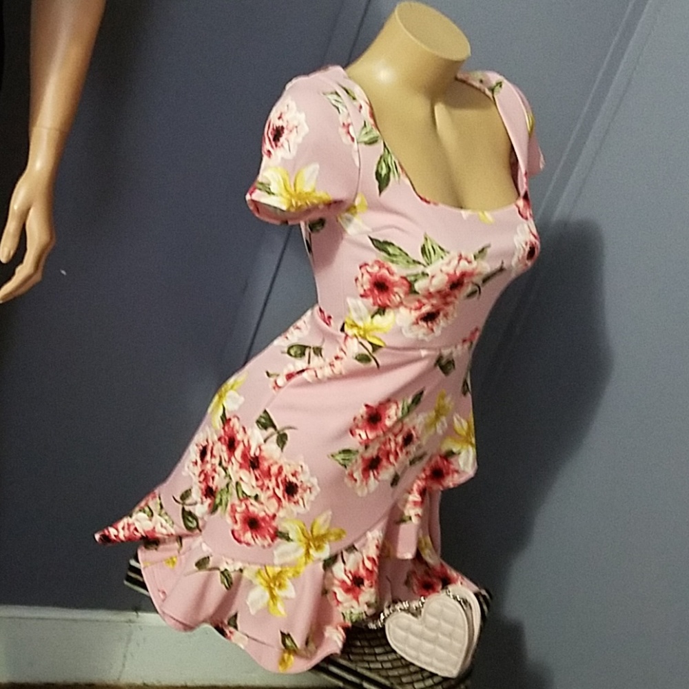 Stunning Pink Floral Faux Wrap Dress - Picture 4 of 8